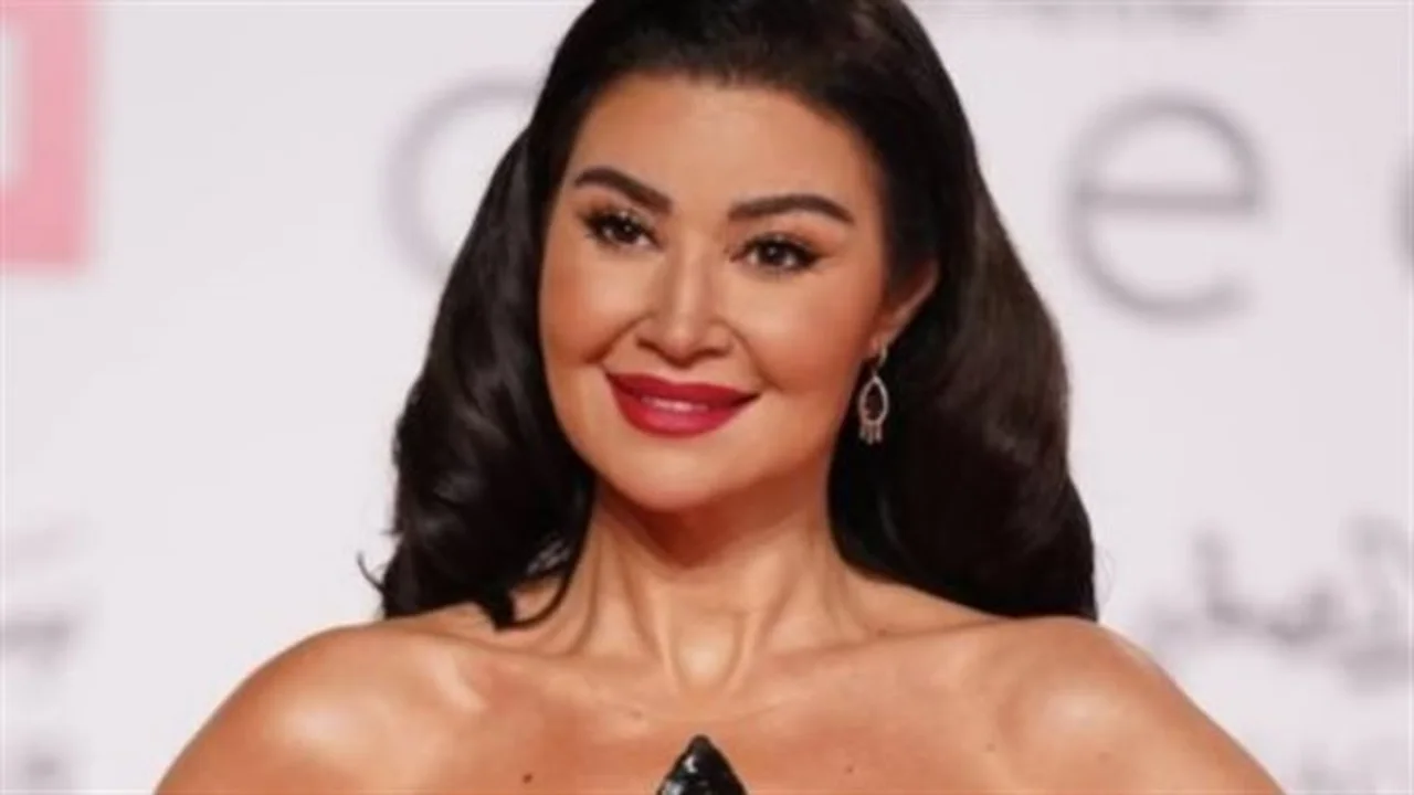 إطلالة جريئة.. أروى جودة تختار الفستان الفضي بخامة الشيفون في أحدث ظهور